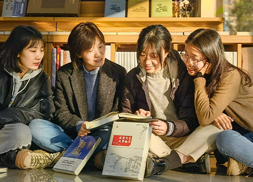 이번 캠프의 주제는 \"우주 STEM 프로젝트\"입니다.